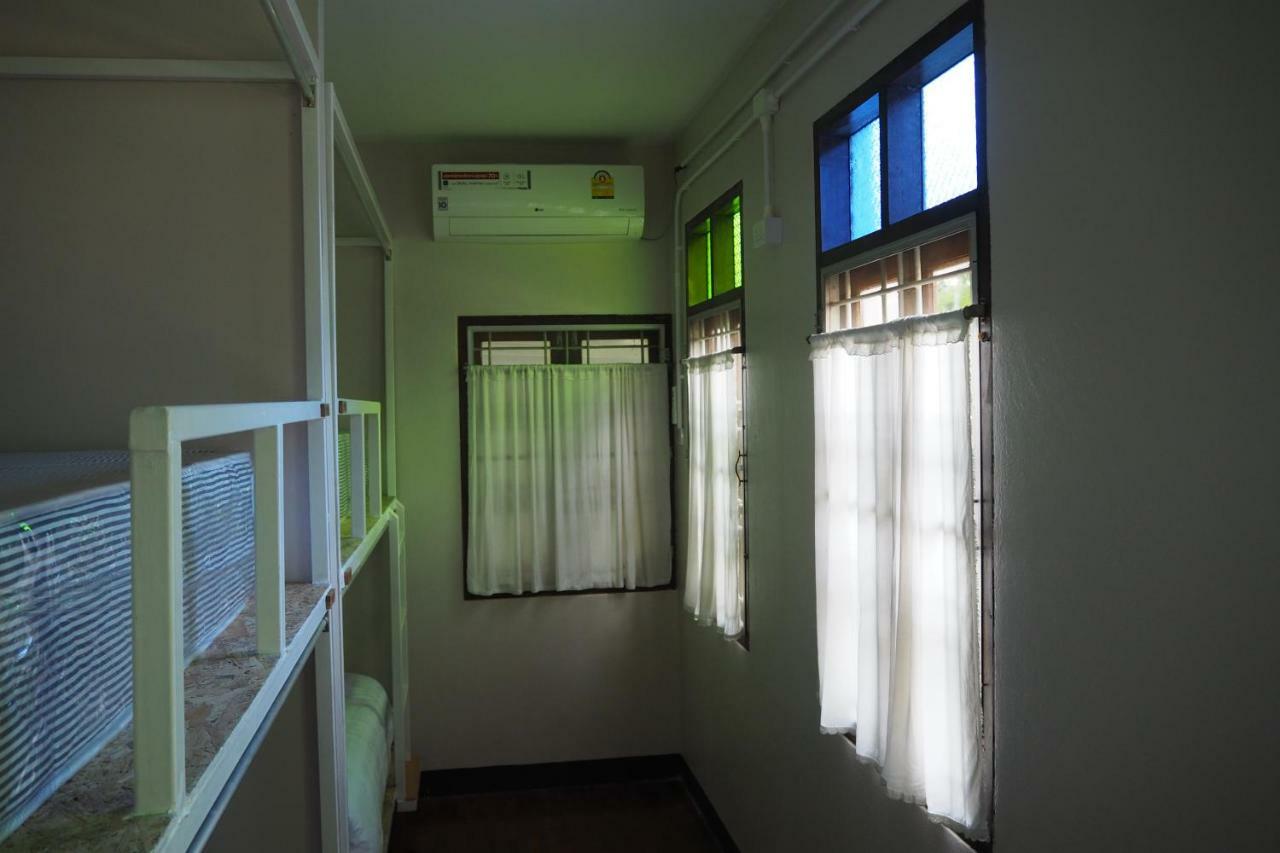 Insight Hostel Чиангмай Екстериор снимка