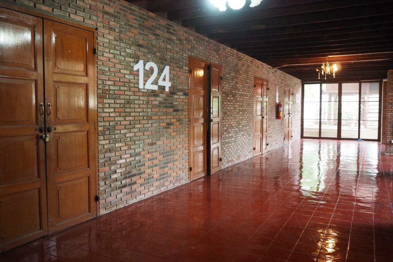 Insight Hostel Чиангмай Екстериор снимка
