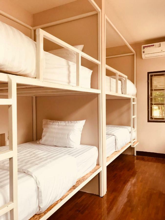 Insight Hostel Чиангмай Екстериор снимка